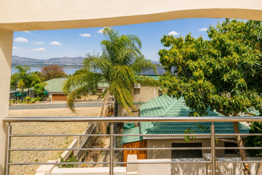 4 Bedroom Property for Sale in Kosmos Ridge North West